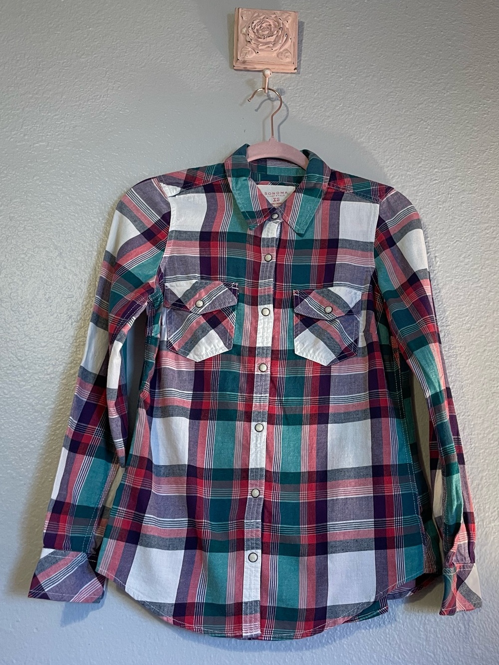Plaid Button-Up Shirt in Green, Red & White